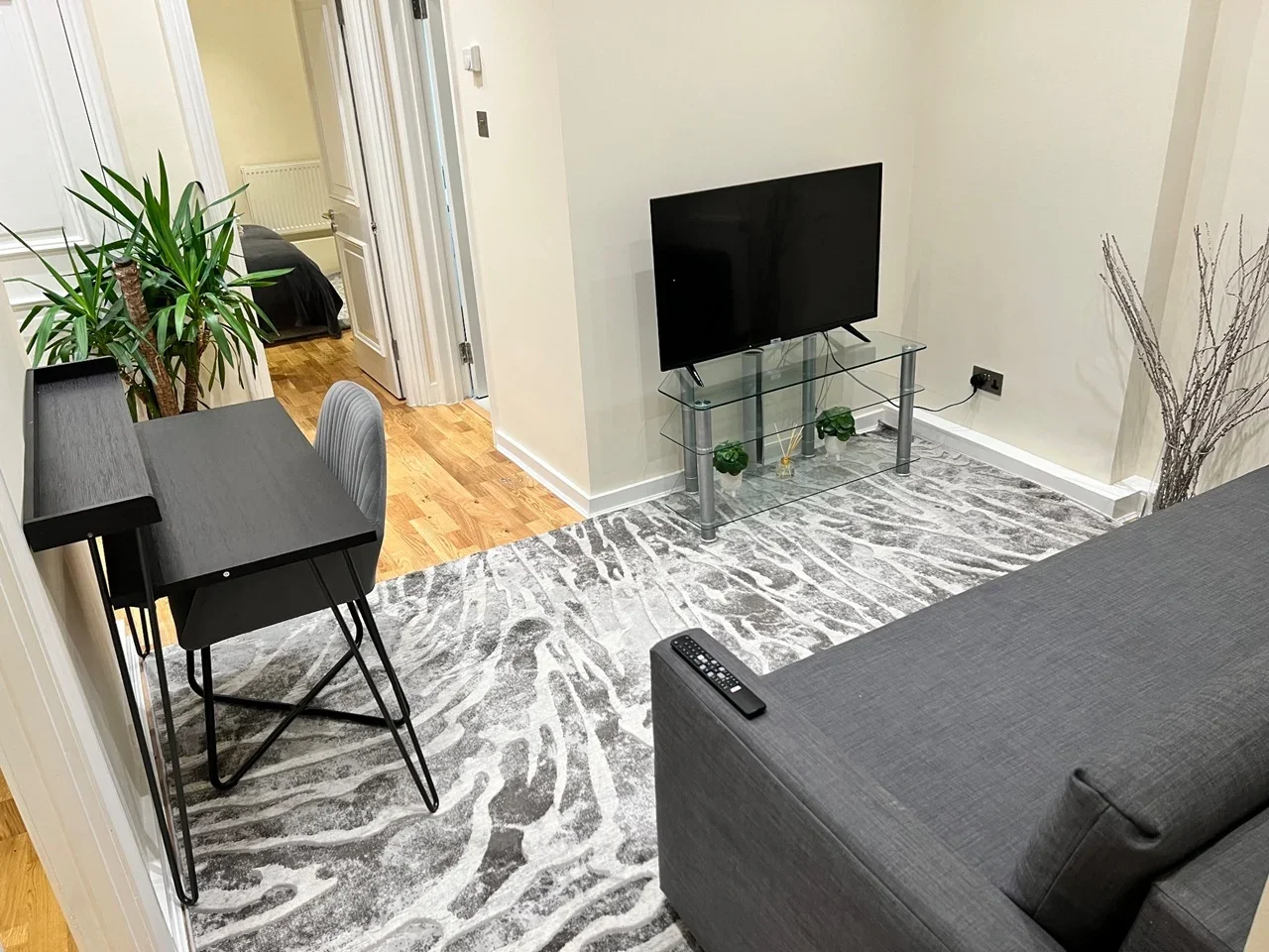 Flat Cornwall Gardens in Greater London