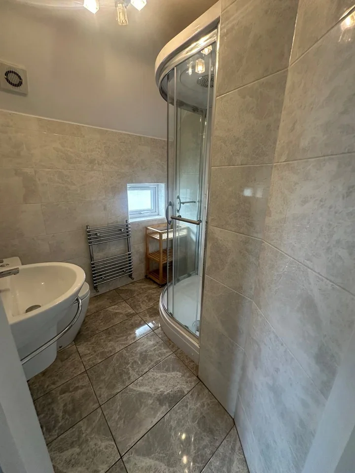 Room Imperial Close in Greater London