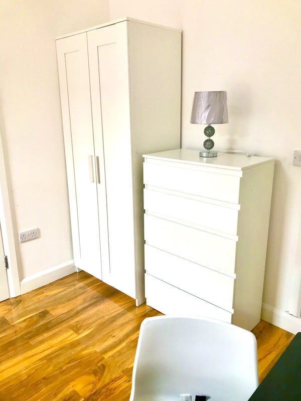 Room Charterhouse Road in Coventry