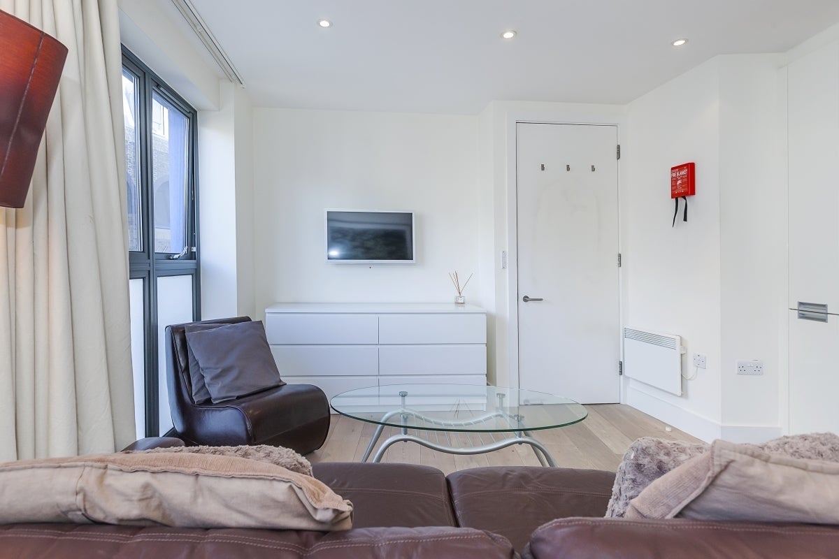 Flat Winchester Walk in Greater London