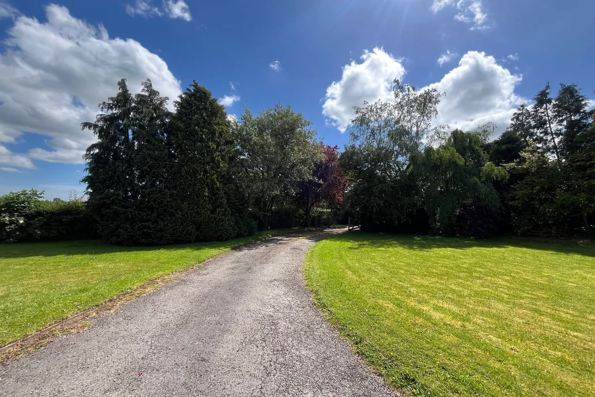 House Main Road in East Staffordshire