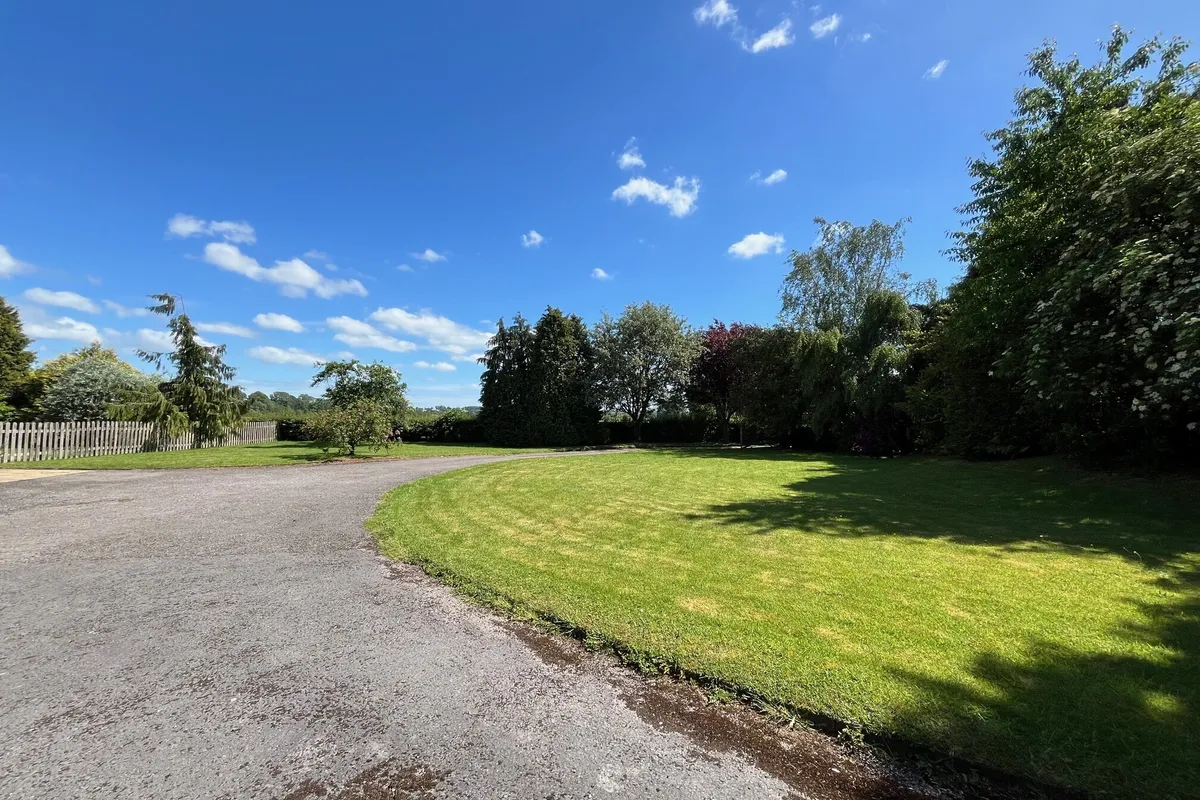 House Main Road in East Staffordshire
