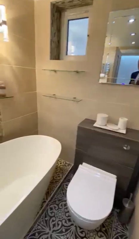 Room Kensington Gardens Square in City of Westminster