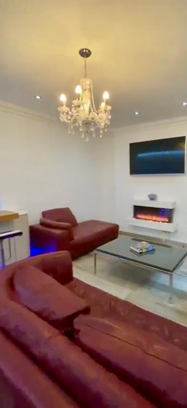 Room Kensington Gardens Square in City of Westminster