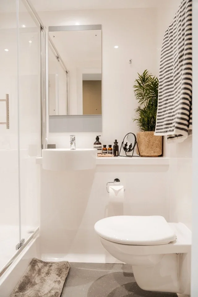 Flat Ilderton Road in Greater London