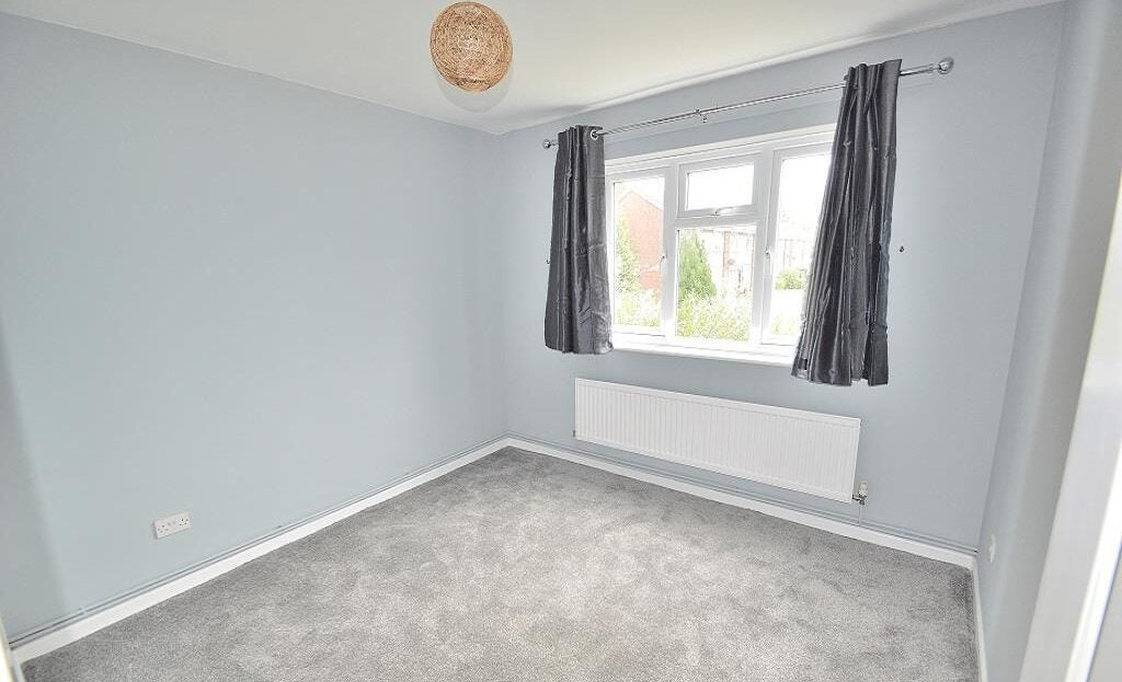 Flat Canterbury Close in Luton
