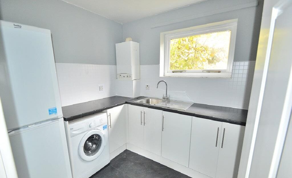 Flat Canterbury Close in Luton