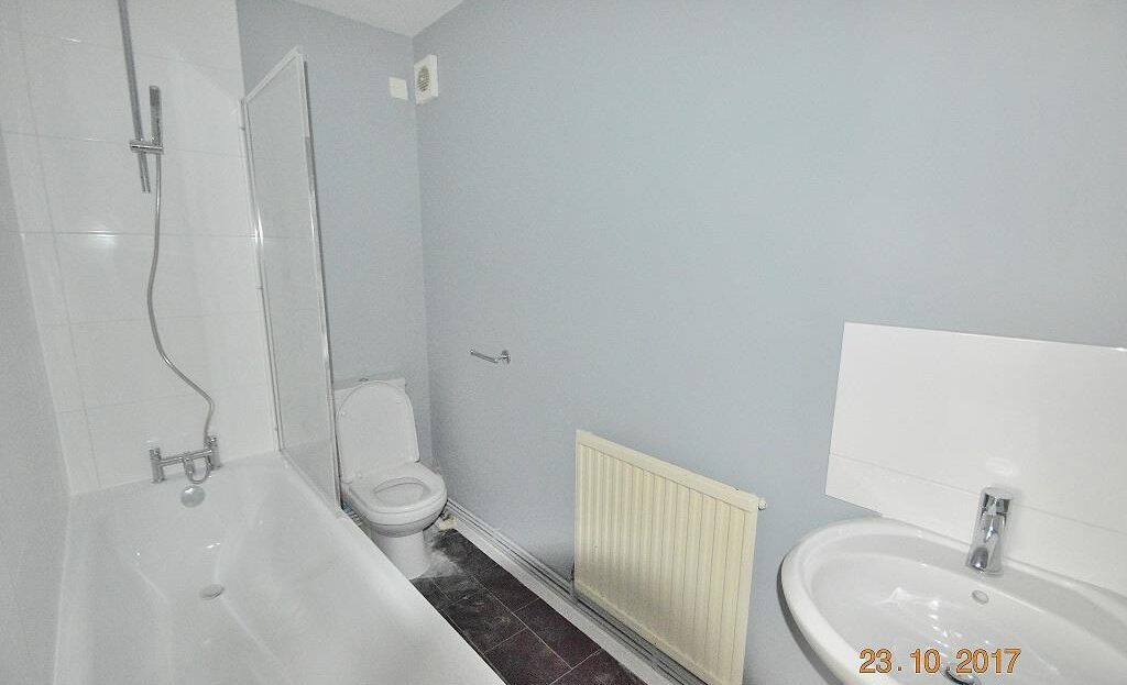 Flat Canterbury Close in Luton