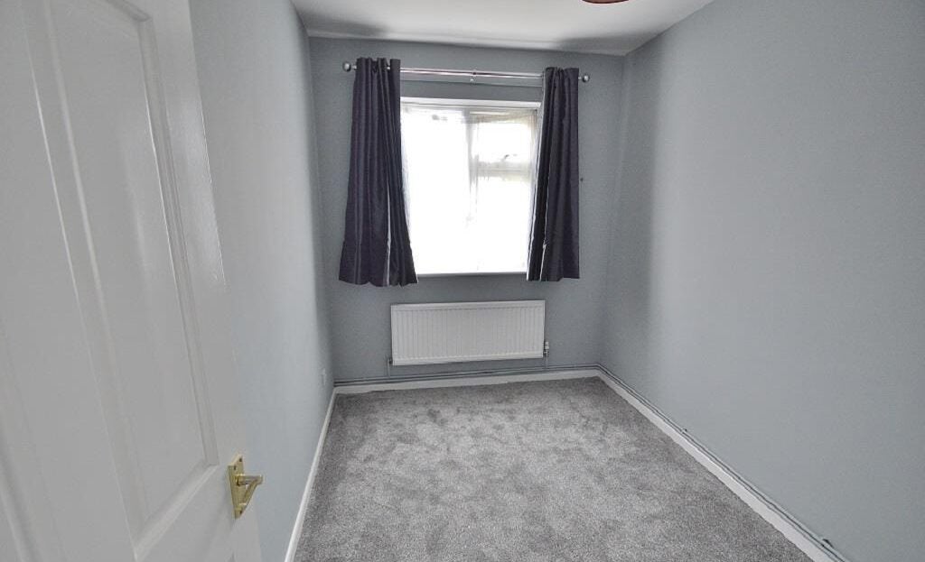 Flat Canterbury Close in Luton