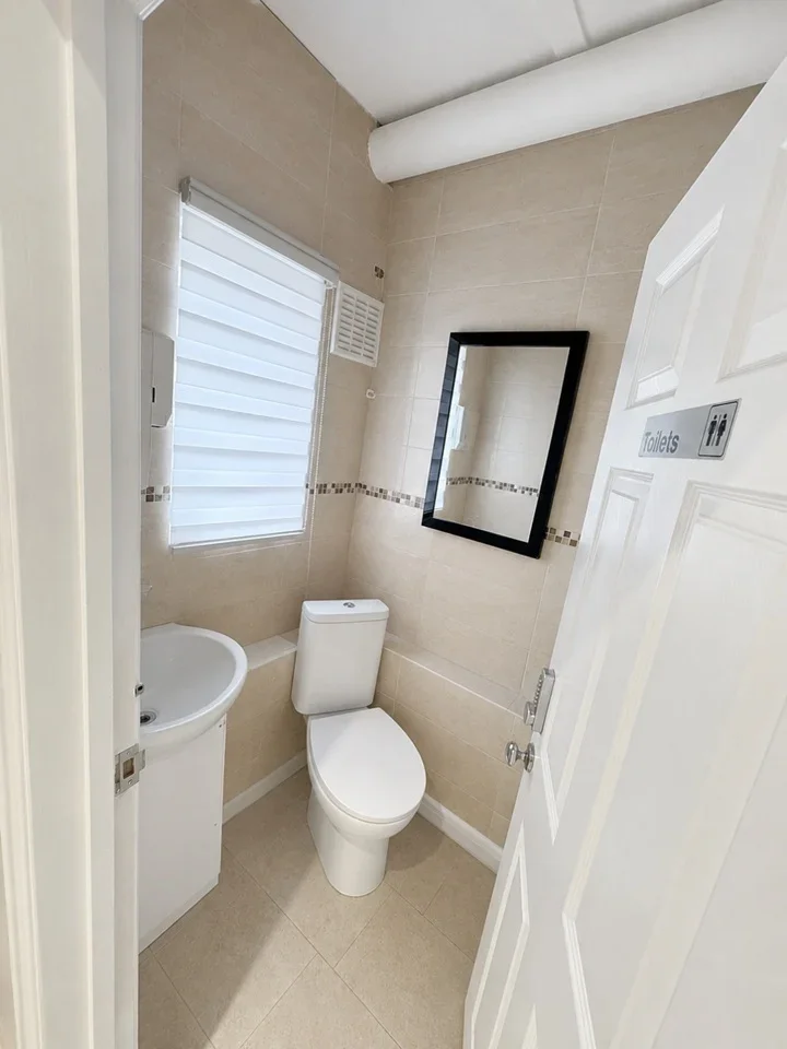 Room Bellegrove Road in Greater London