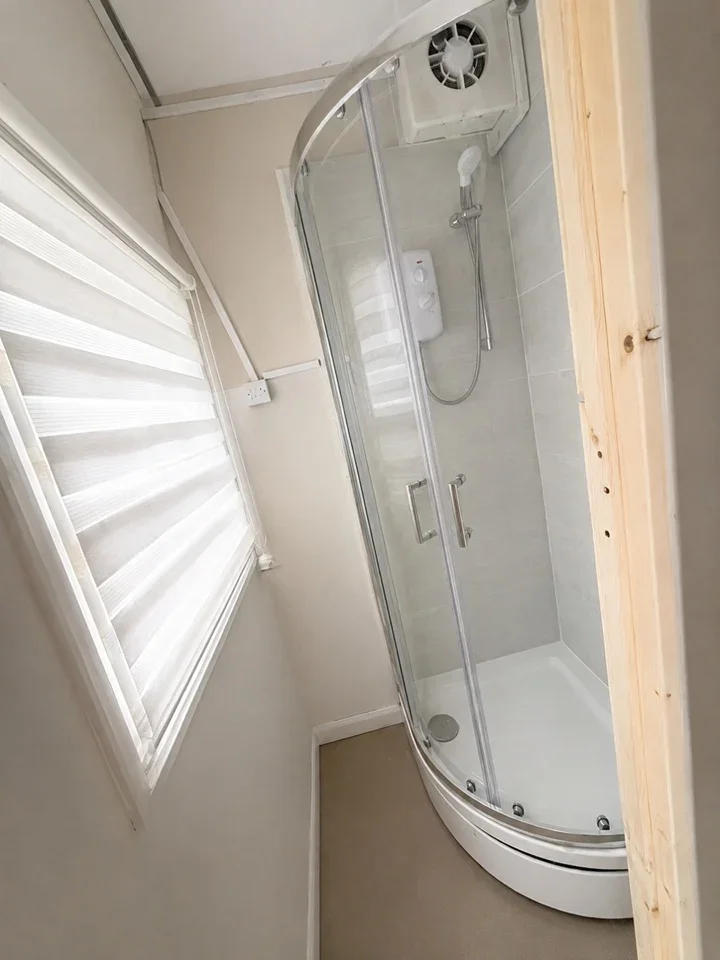 Room Bellegrove Road in Greater London