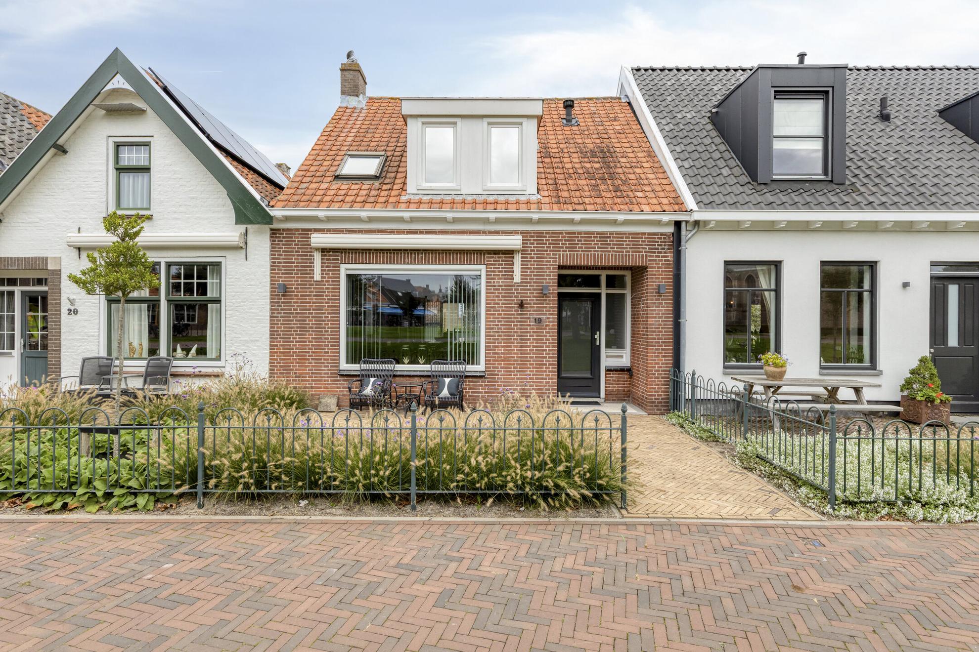 Huis Kromme Reke 19 in Renesse