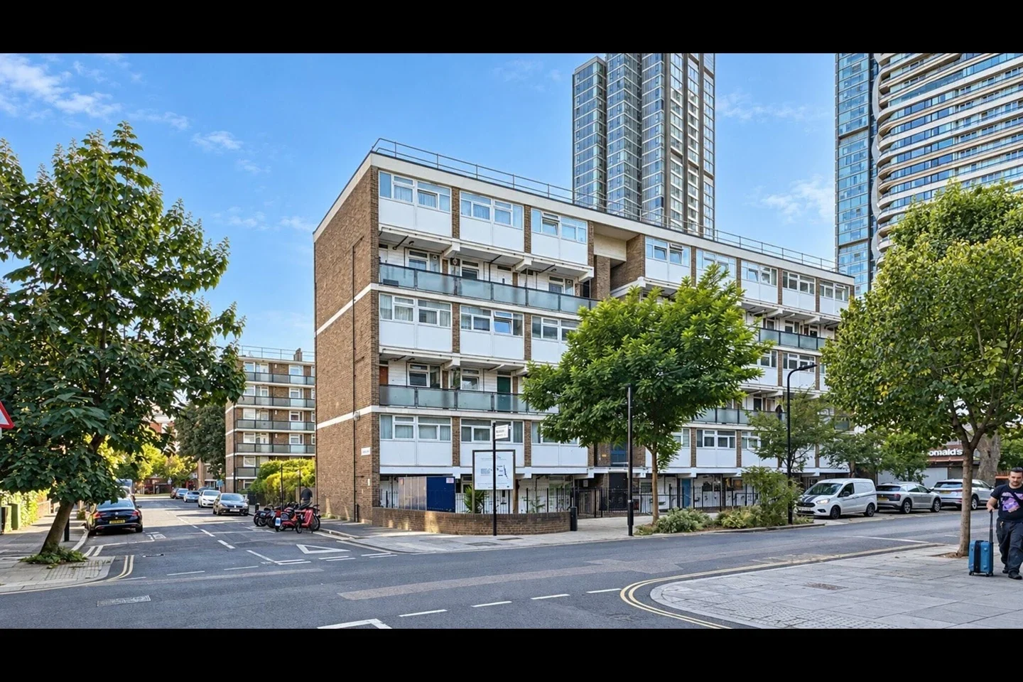 Room Micawber Street in Greater London