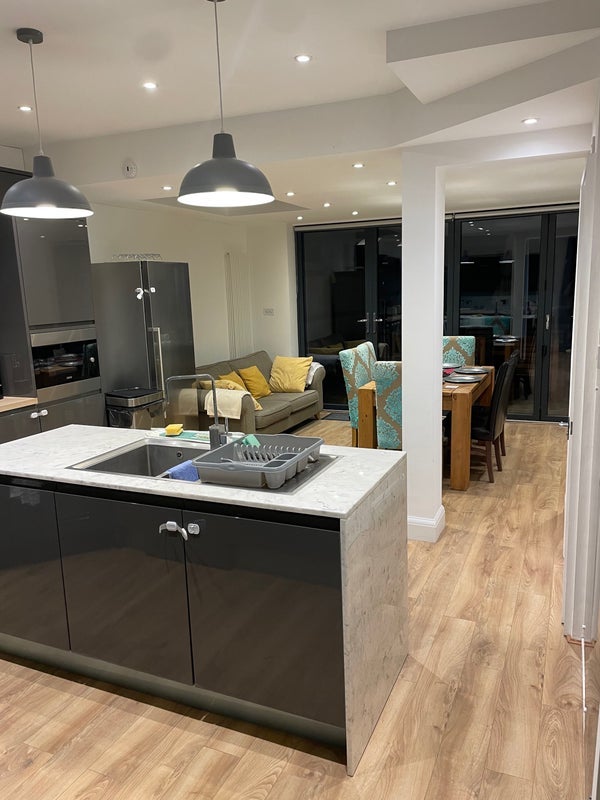 Room Brisbane Avenue in Greater London