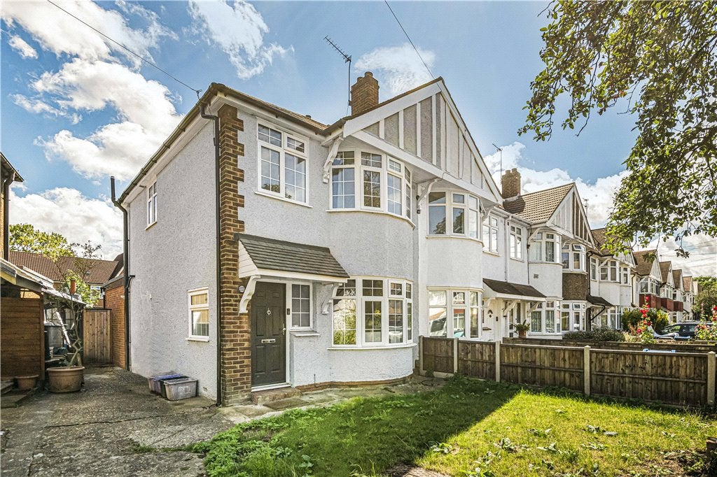 House Homefield Gardens in Greater London