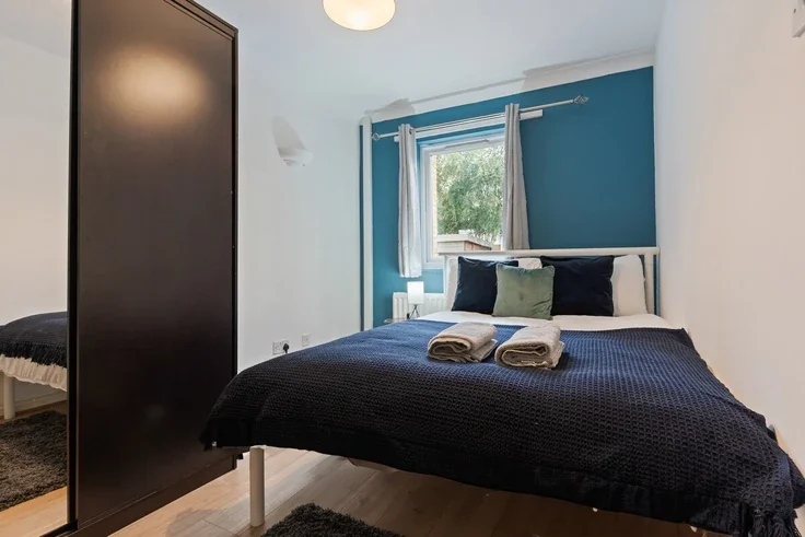 House Oxley Close in Greater London