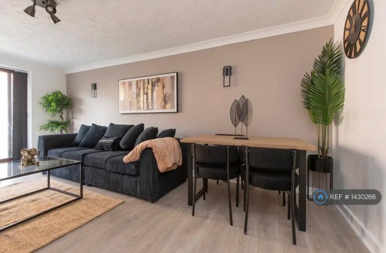 Flat Marriotte Wharf in Gravesham