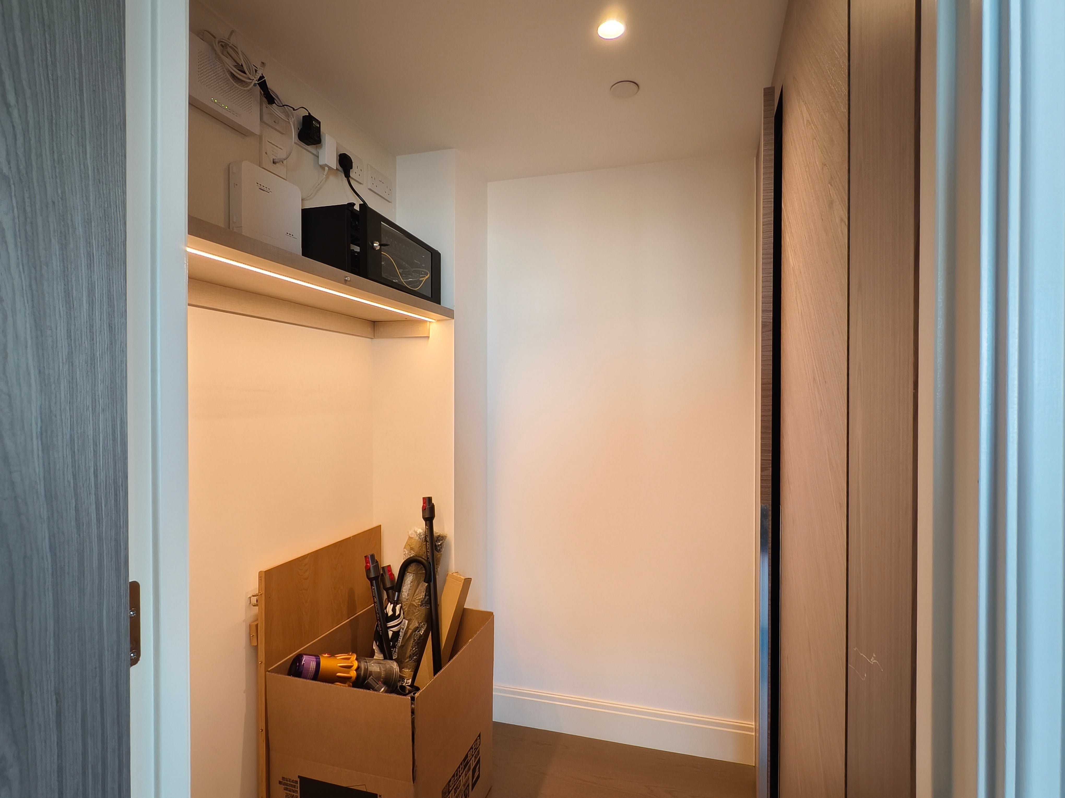 Flat Albert Embankment in Greater London