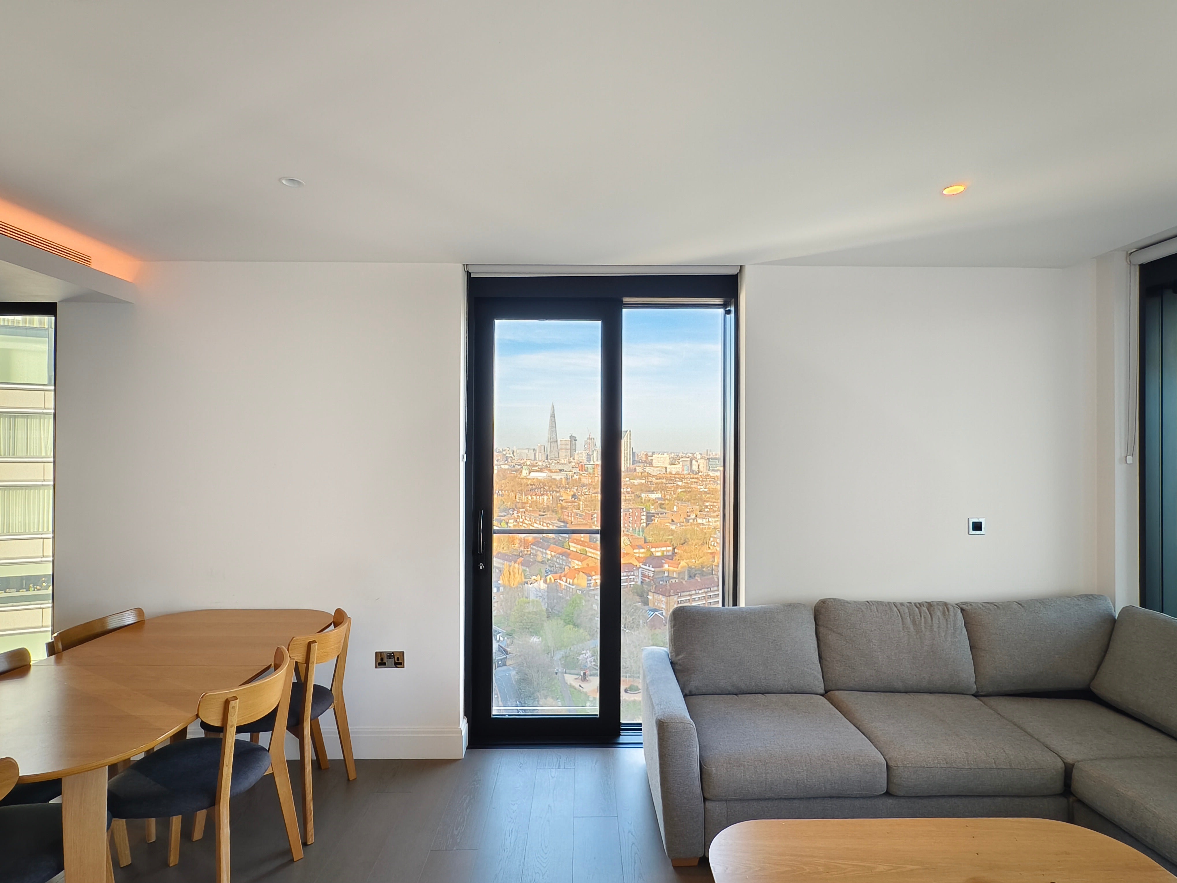 Flat Albert Embankment in Greater London