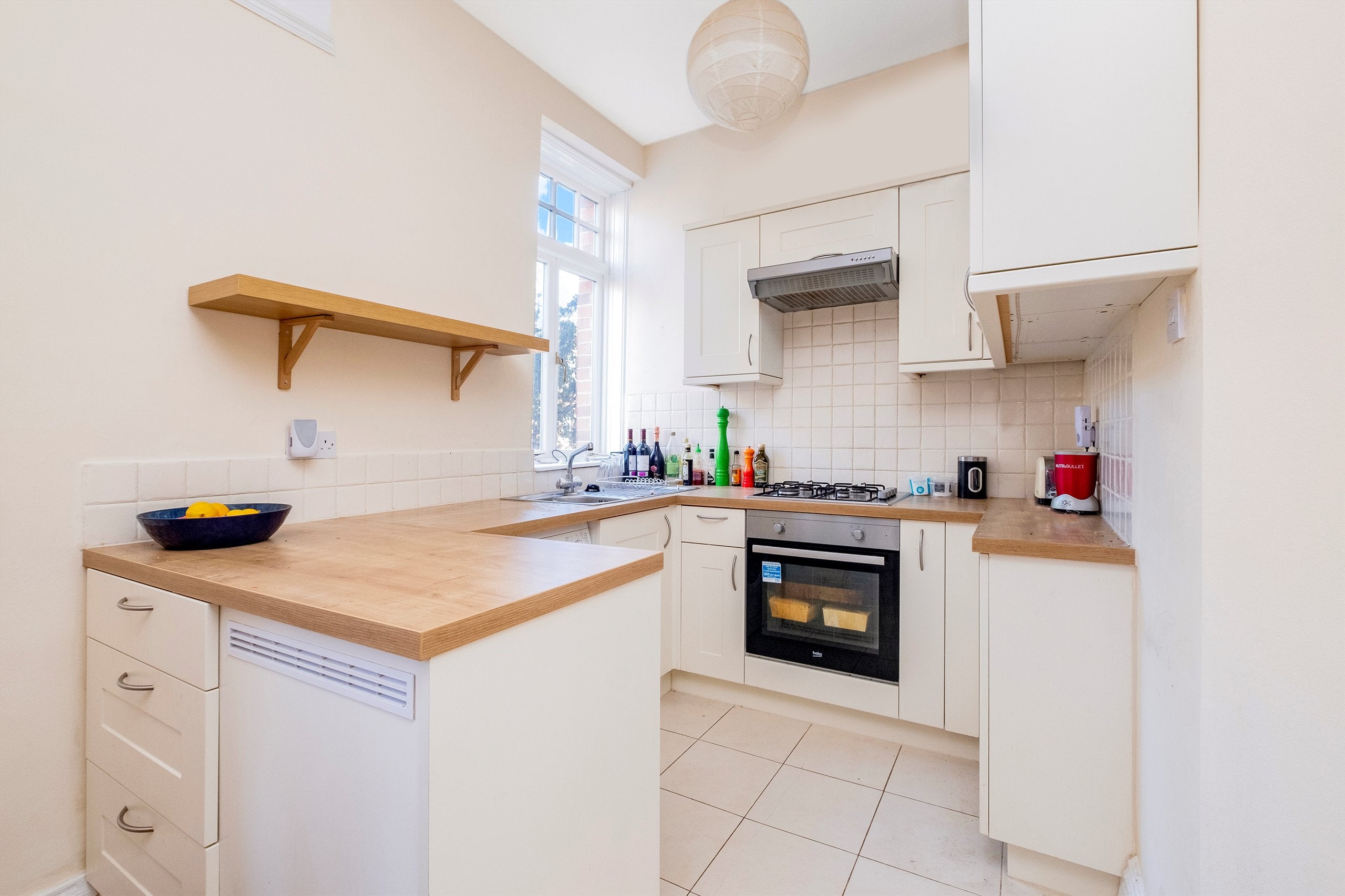 Flat Adelaide Avenue in Greater London