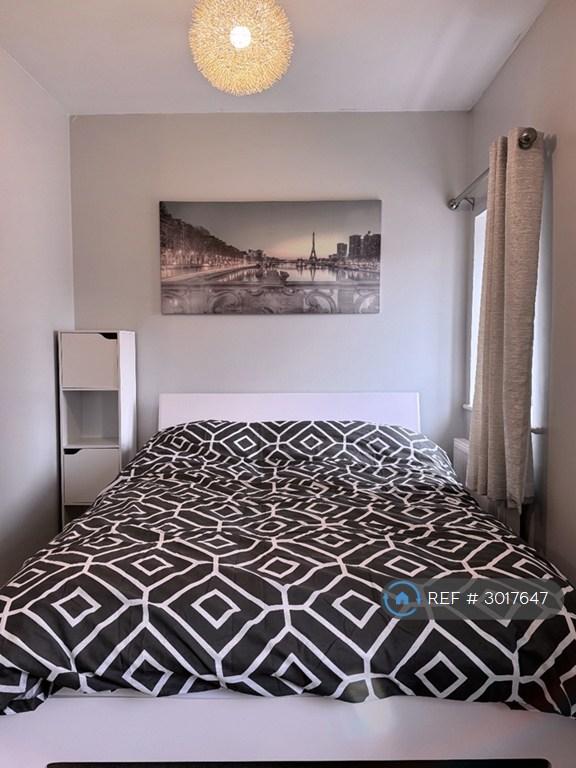 Room Ypres Road in Colchester