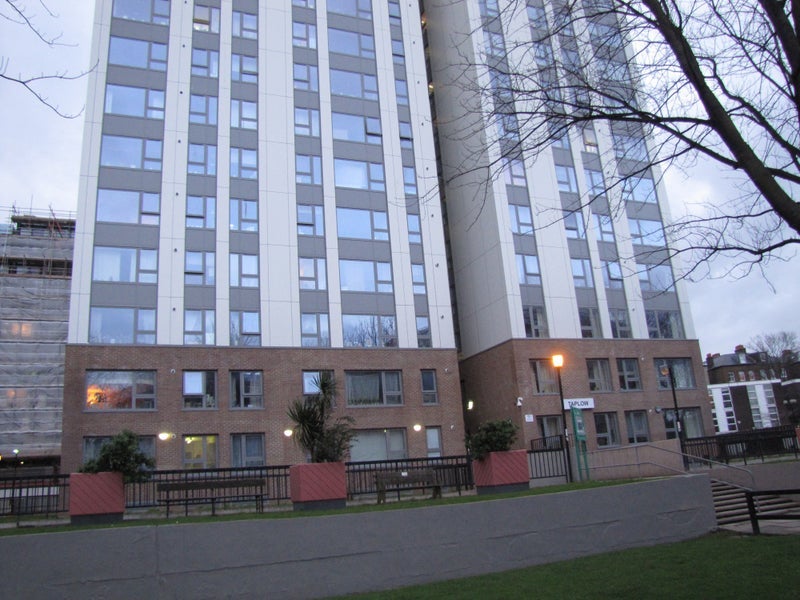 Flat Primrose Hill Road in Greater London