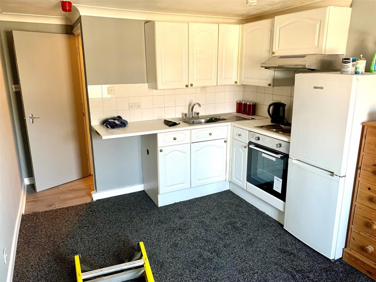 Flat South Terrace in Arun