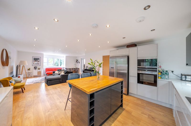 Flat Foxley Lane in Greater London