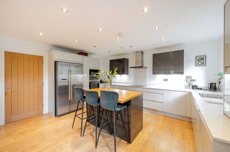Flat Foxley Lane in Greater London
