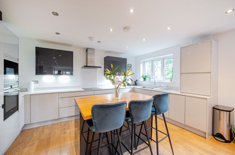 Flat Foxley Lane in Greater London