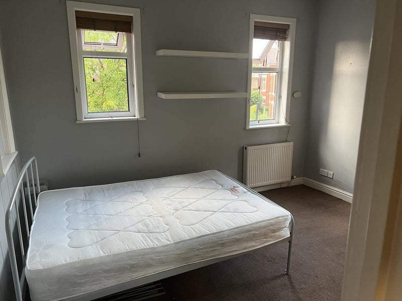 Room Zetland Road in Manchester