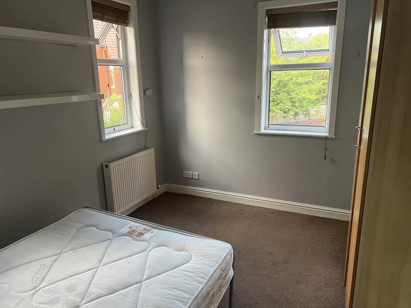 Room Zetland Road in Manchester