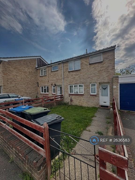 House Medway Close in Greater London