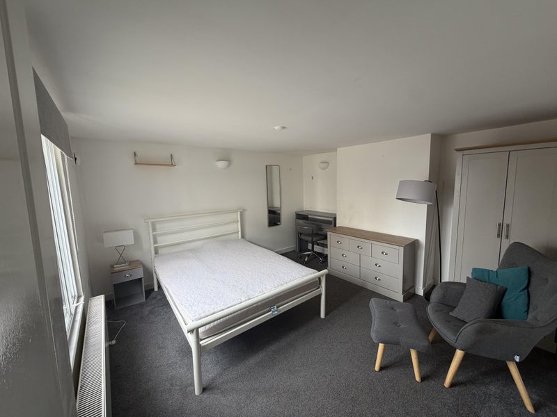 Room Dunmow Road in East Hertfordshire