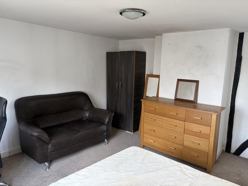 Room Dunmow Road in East Hertfordshire