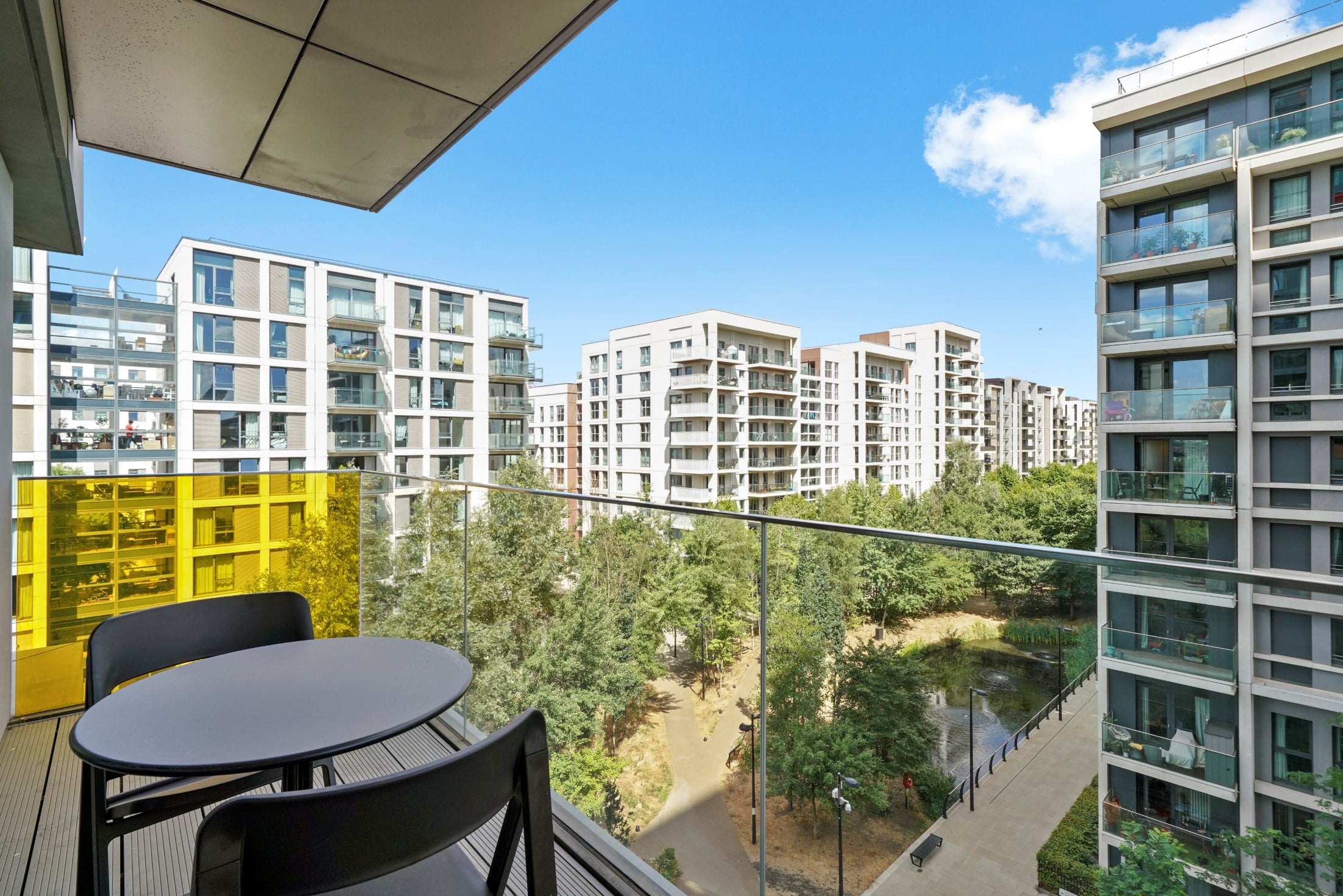Flat Anthems Way in Greater London
