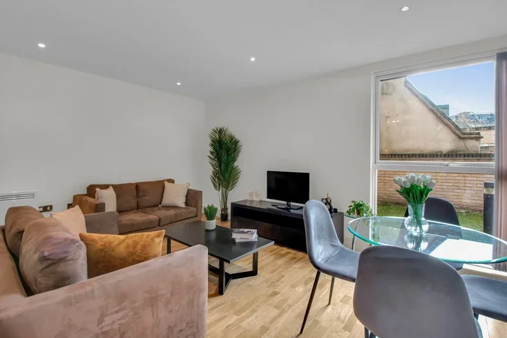 Flat Bear Lane in Greater London
