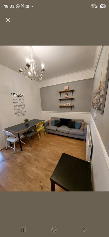Room Chalk Farm Road in Greater London