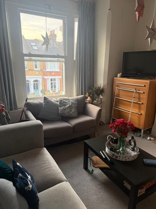 Room Abbeville Road in Greater London