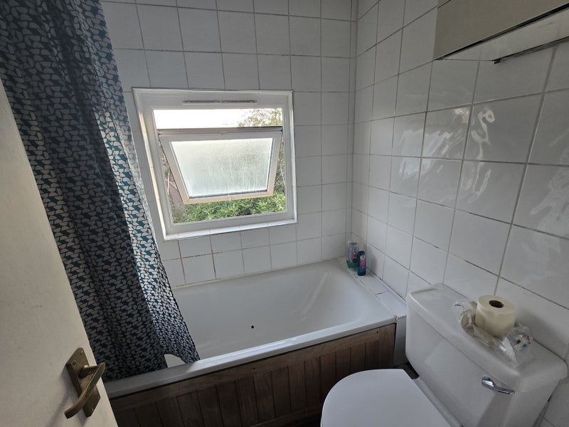 Room Hargrave Road in Greater London