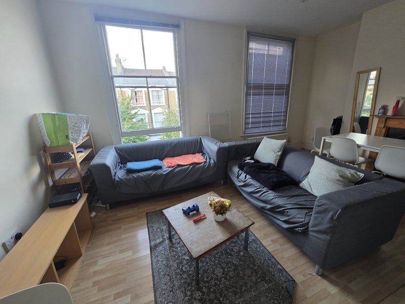 Room Hargrave Road in Greater London