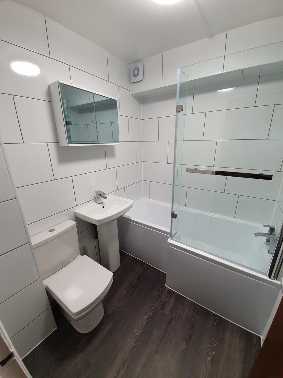 Flat Boultwood Road in Greater London