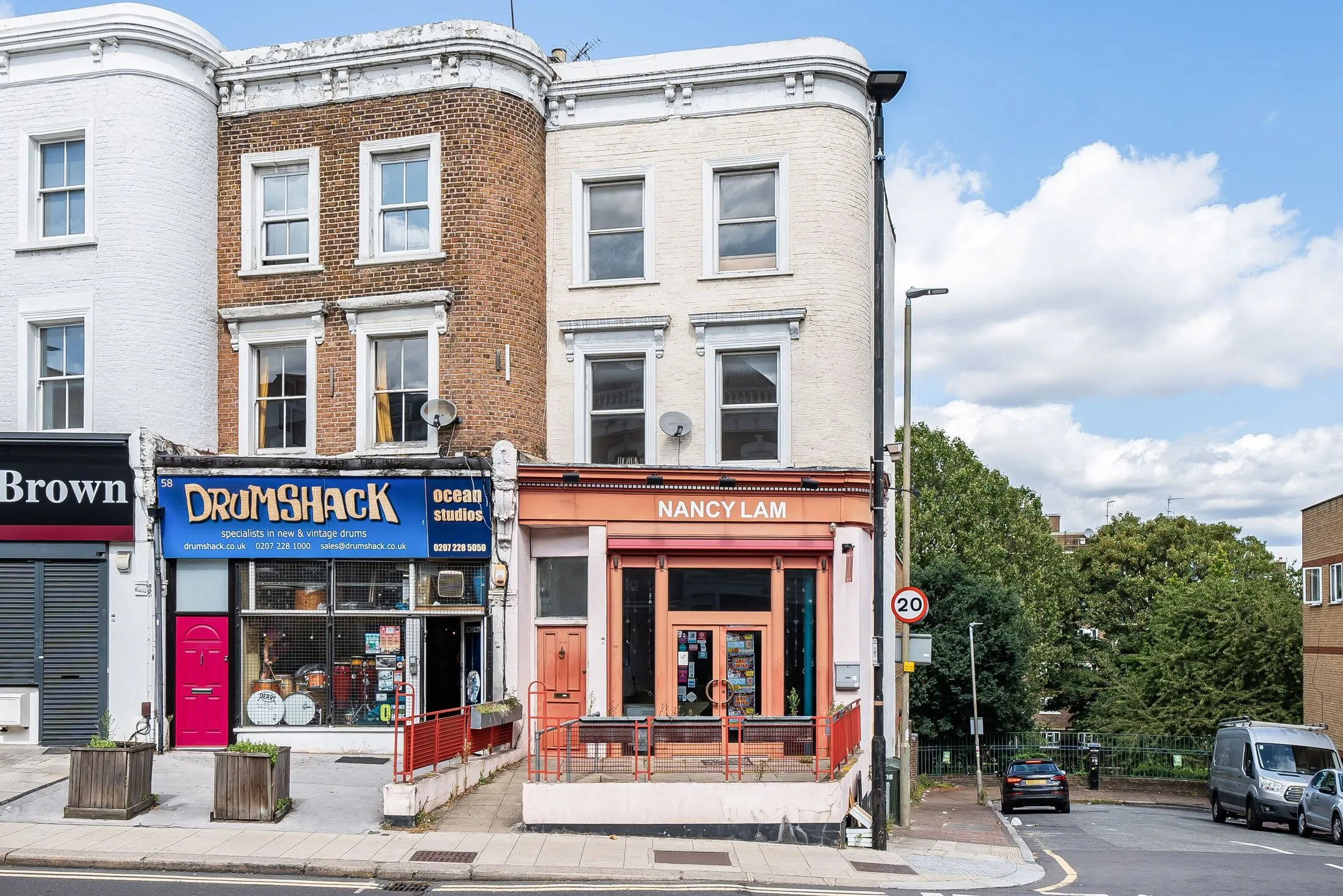 Flat Lavender Hill in Greater London
