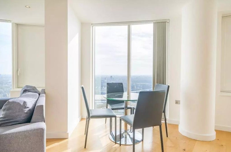 Room High Street in Greater London