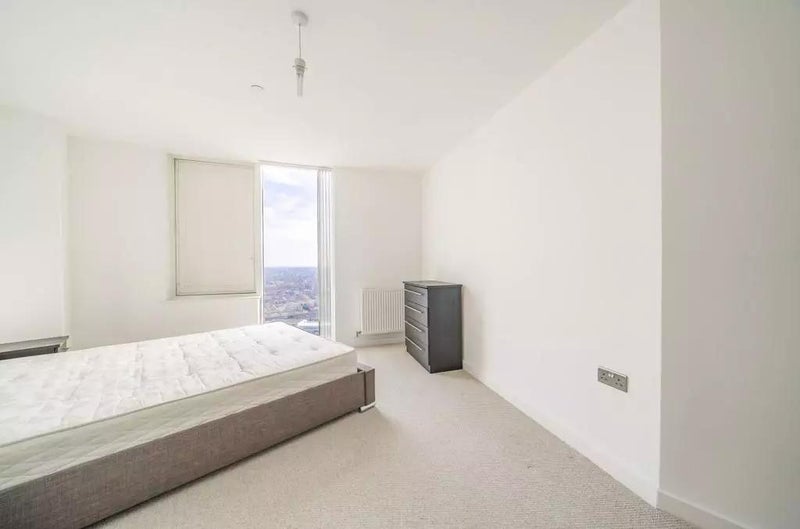 Room High Street in Greater London