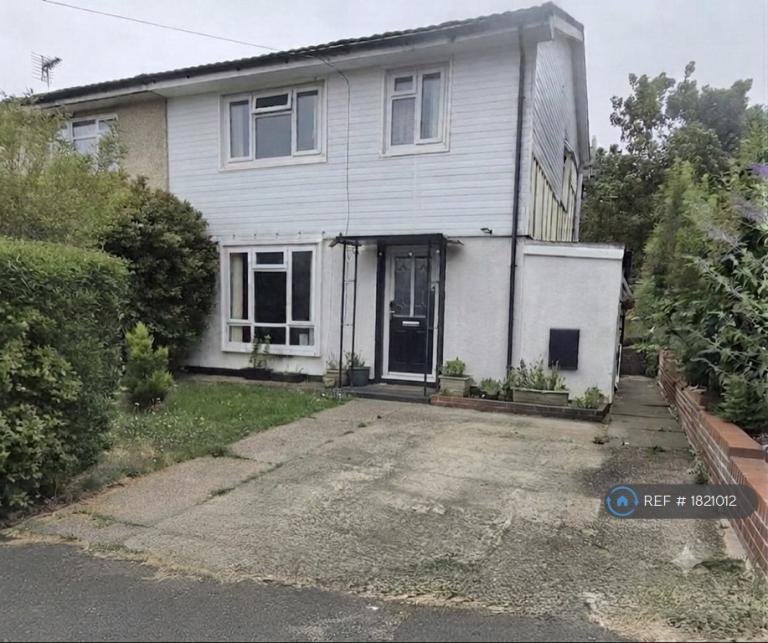 House Wentworth Road in Rugby