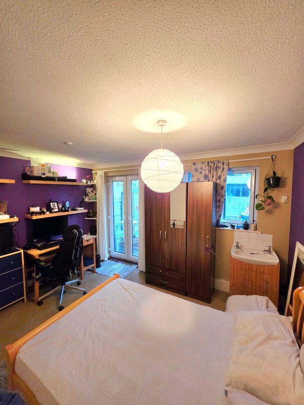 Room Aspen Close in Greater London