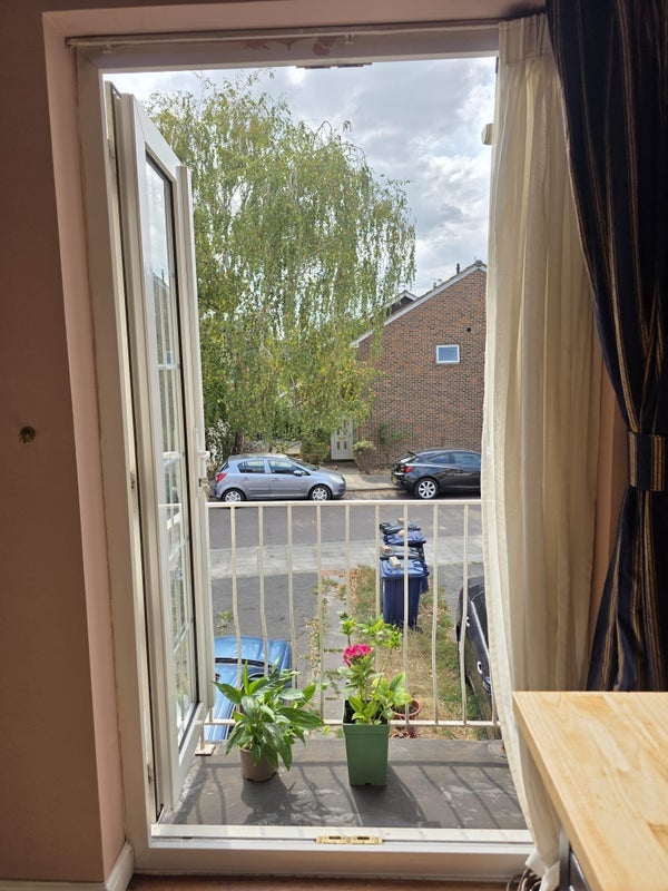 Room Aspen Close in Greater London