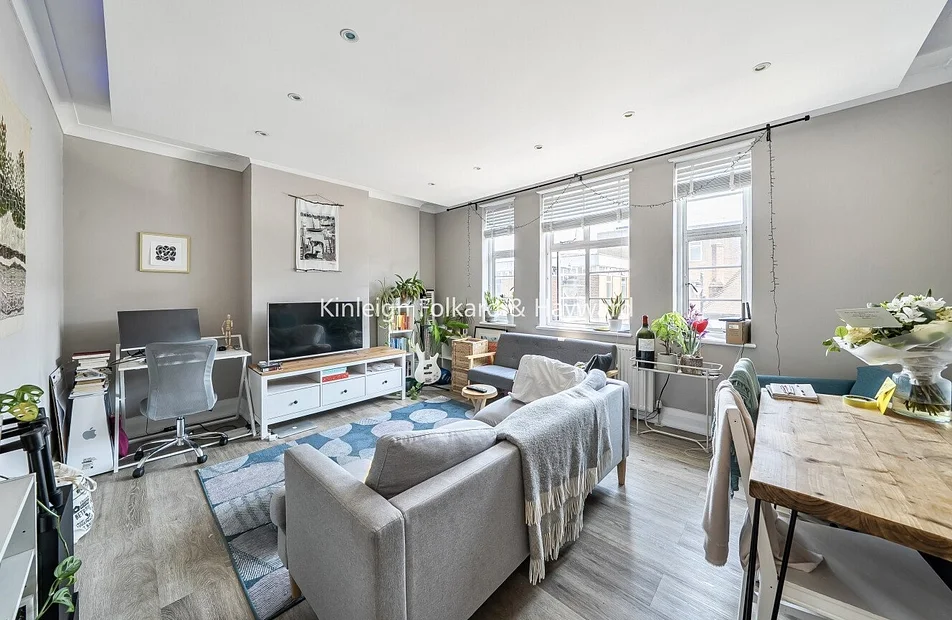 Flat Crouch End Hill in Greater London