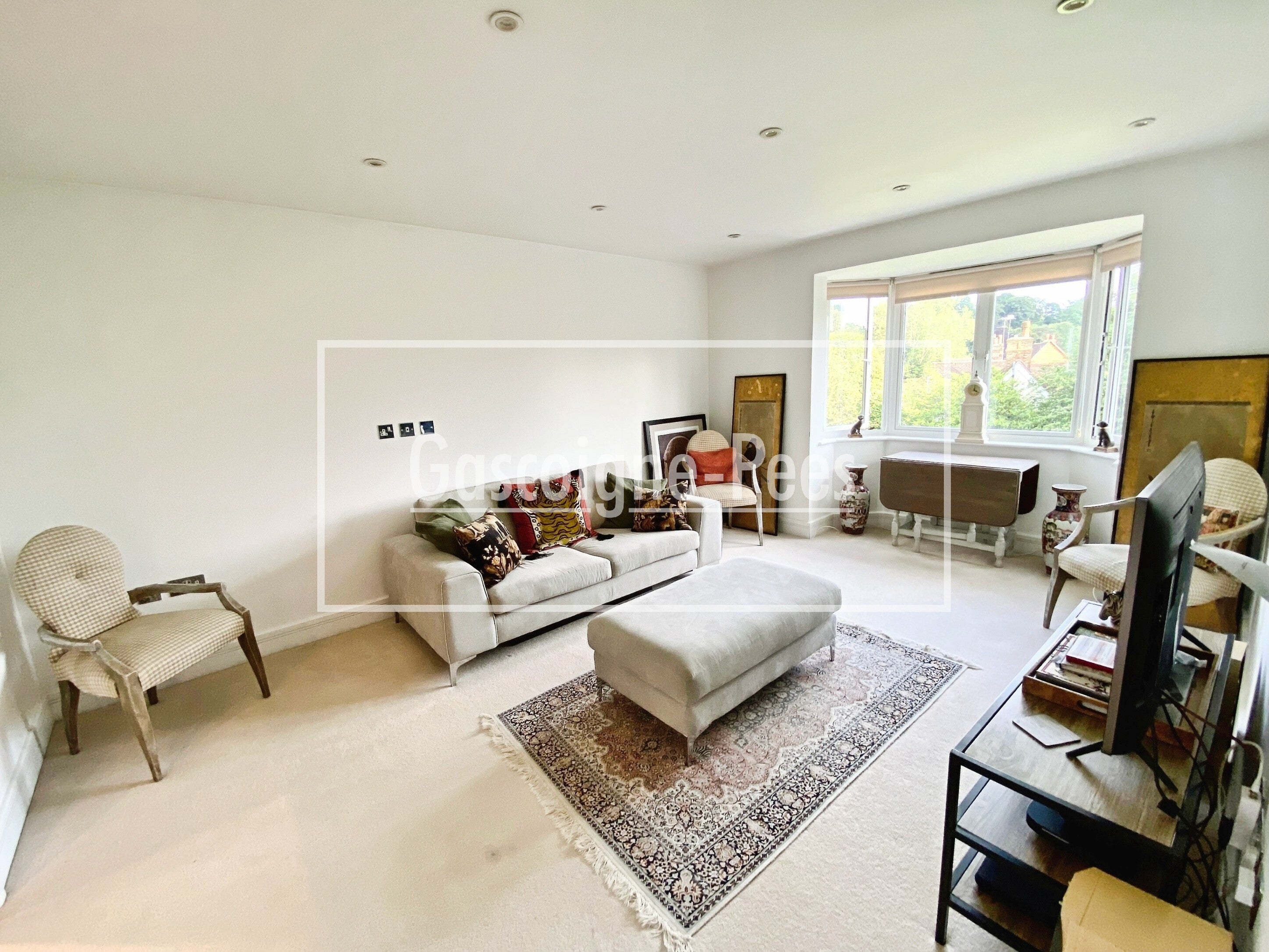 Flat Harrow Road East in Mole Valley